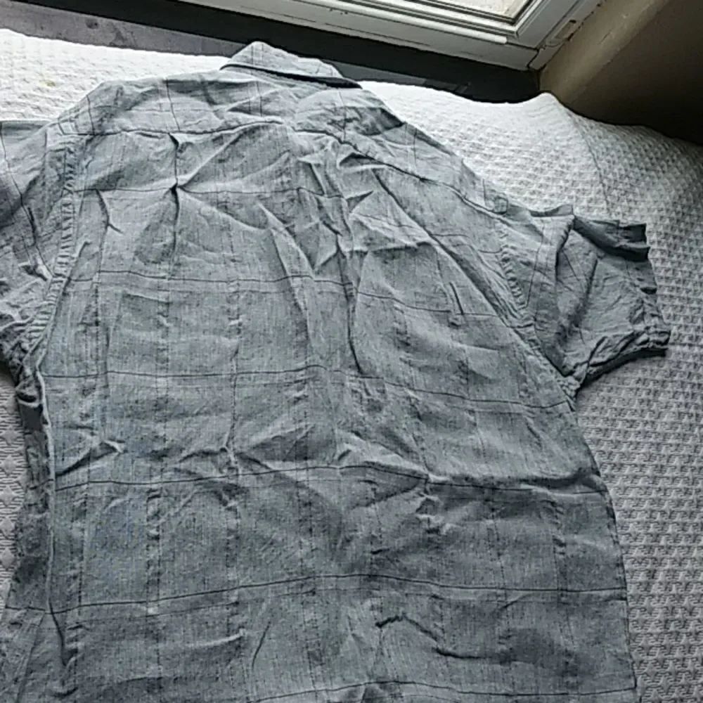 Shirt - Picture 5 of 6